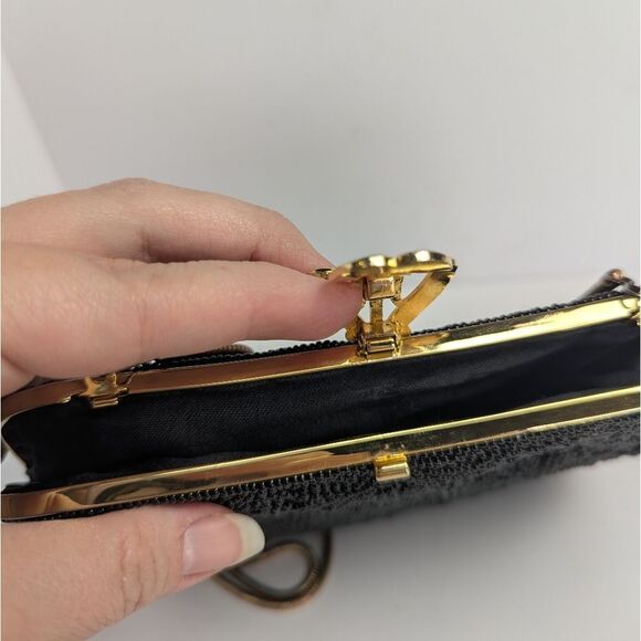 Vintage Black Seed Beaded Clamshell Hinge Crossbody Evening Bag Gold Chain - Picture 8 of 8